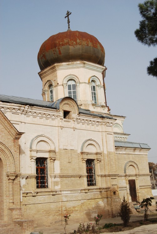 Термез (Патта-Гиссар). Церковь Александра Невского. архитектурные детали, Вид с северной стороны