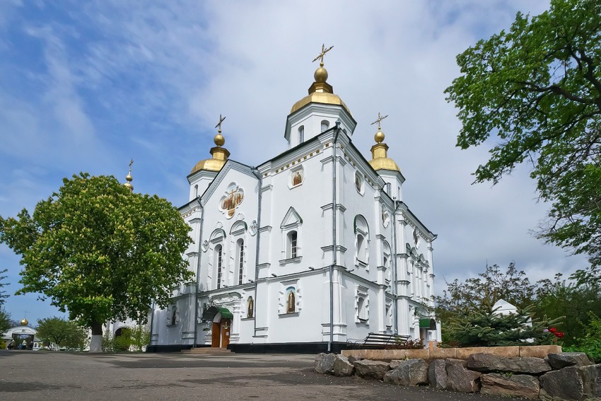 Полтава. Крестовоздвиженский монастырь. Собор Воздвижения Креста Господня. фасады