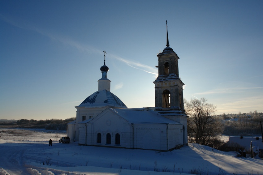 Церковь Покрова Пресвятой Богородицы, Поведь (Торжокский район и г. Торжок, Тверская область). фасады, Храм Покрова Пресвятой Богородицы. Пред празднованием Крещения Господня