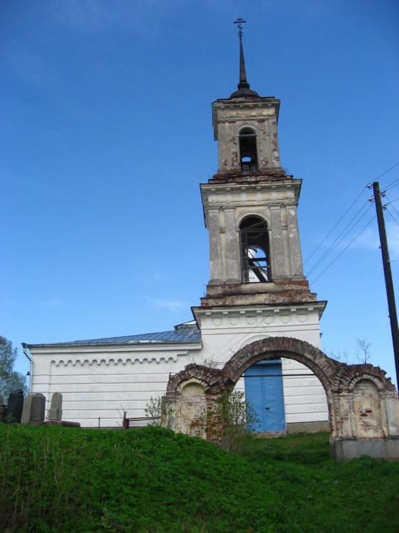 Поведь. Церковь Покрова Пресвятой Богородицы. фасады