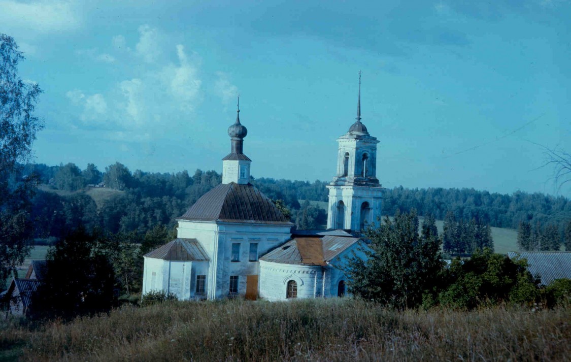 Поведь. Церковь Покрова Пресвятой Богородицы. фасады, 1994