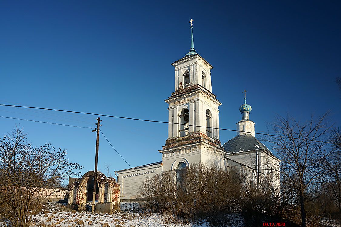 Поведь. Церковь Покрова Пресвятой Богородицы. фасады