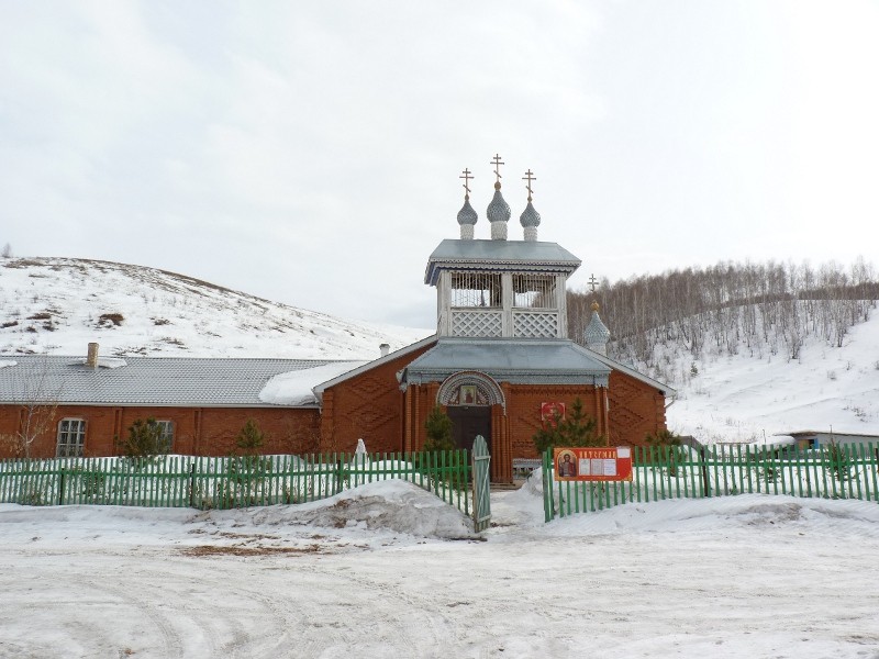 Церковь Михаила Архангела, Зыково (Берёзовский район, Красноярский край). общий вид в ландшафте