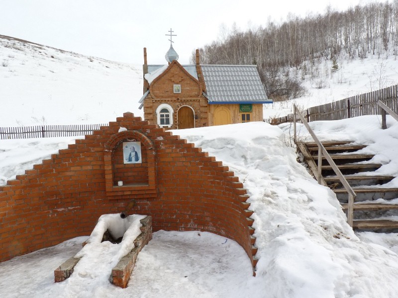 Церковь Михаила Архангела, Зыково (Берёзовский район, Красноярский край). дополнительная информация, Святой источник и часовня-купальня Преподобного Серафима Саровского