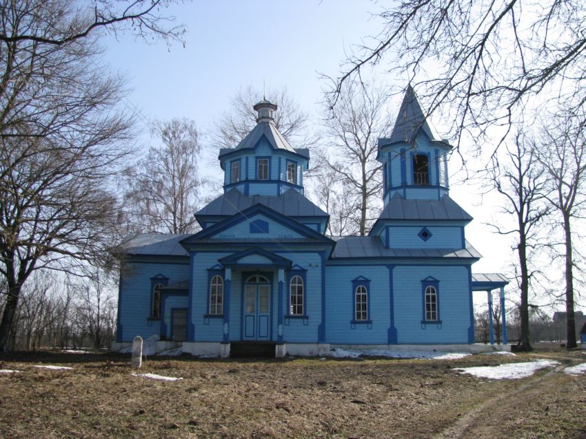 Кувечичи. Церковь Сошествия Святого Духа. общий вид в ландшафте, Церковь расположена, примерно, на полдороге из Чернигова в Любеч.