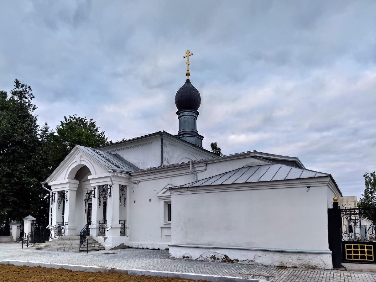 Арзамас. Крестильный храм Казанской иконы Божией Матери при Воскресенском соборе. фасады