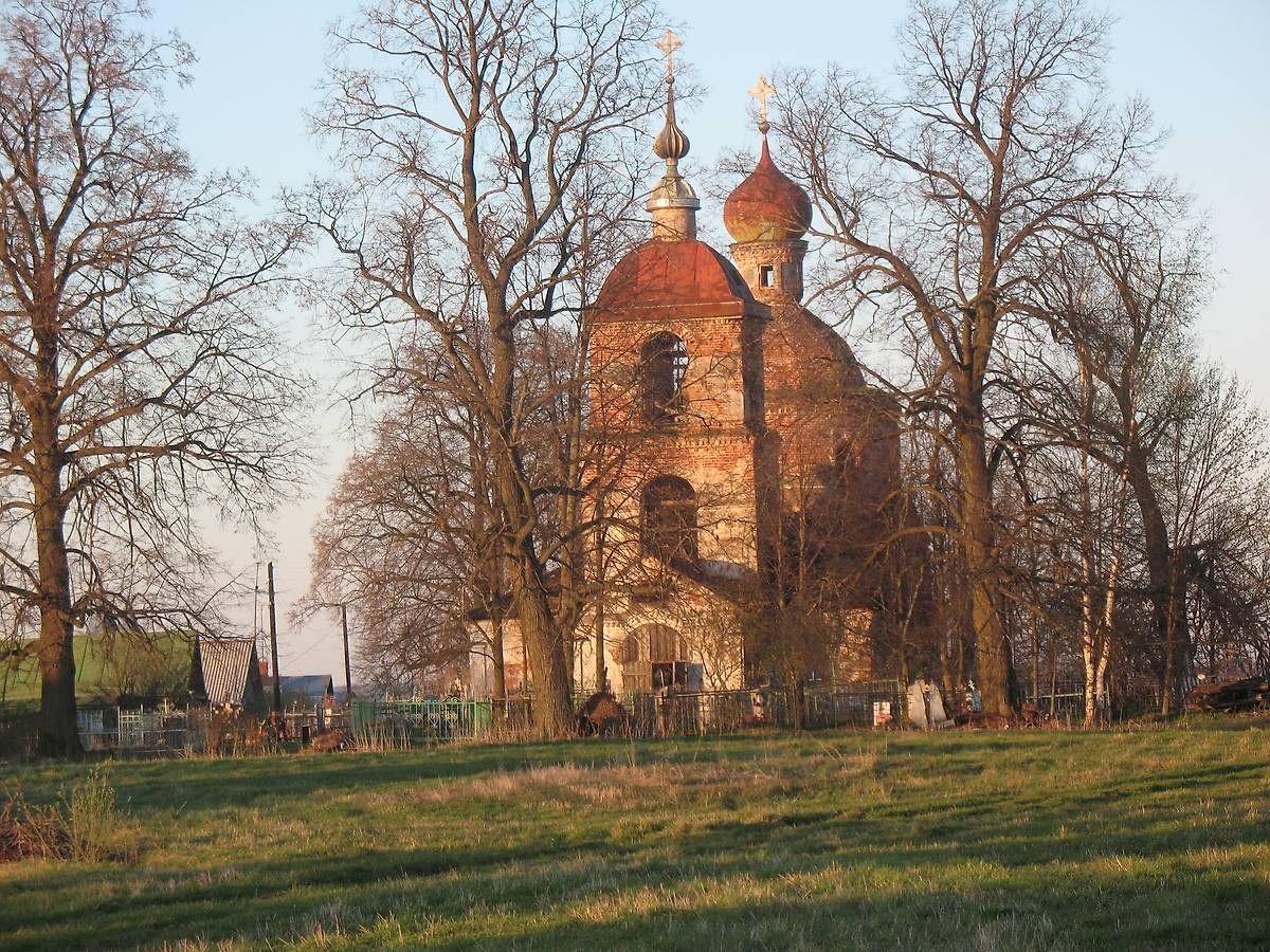 общий вид в ландшафте. Церковь Введения во храм Пресвятой Богородицы, Ильинское (Переславский район и г. Переславль-Залесский, Ярославская область)