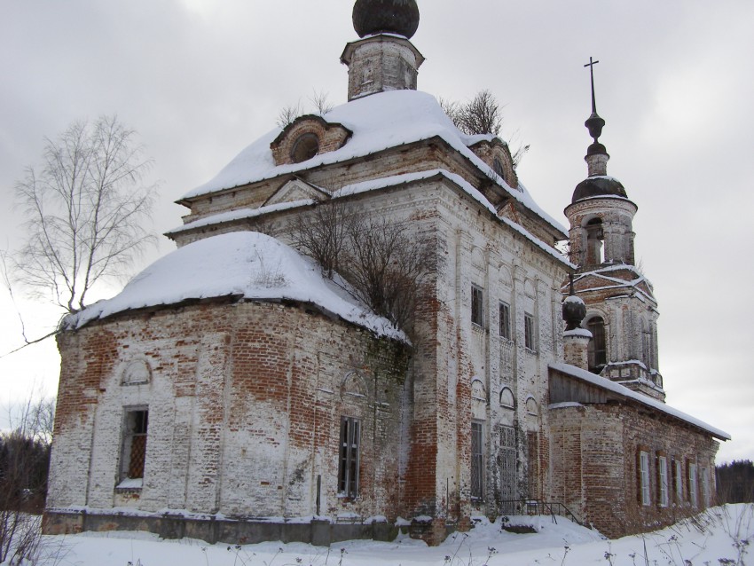 Церковь Троицы Живоначальной, Спас-Заборье (Островский район, Костромская область). фасады, Входная дверь
