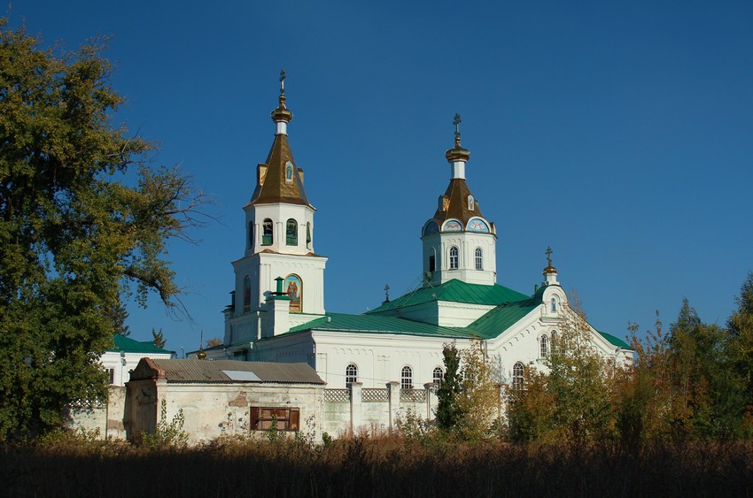 Самара. Церковь Петра и Павла. общий вид в ландшафте