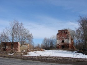 Милюшино (Подъяблонный погост). Церковь Троицы Живоначальной