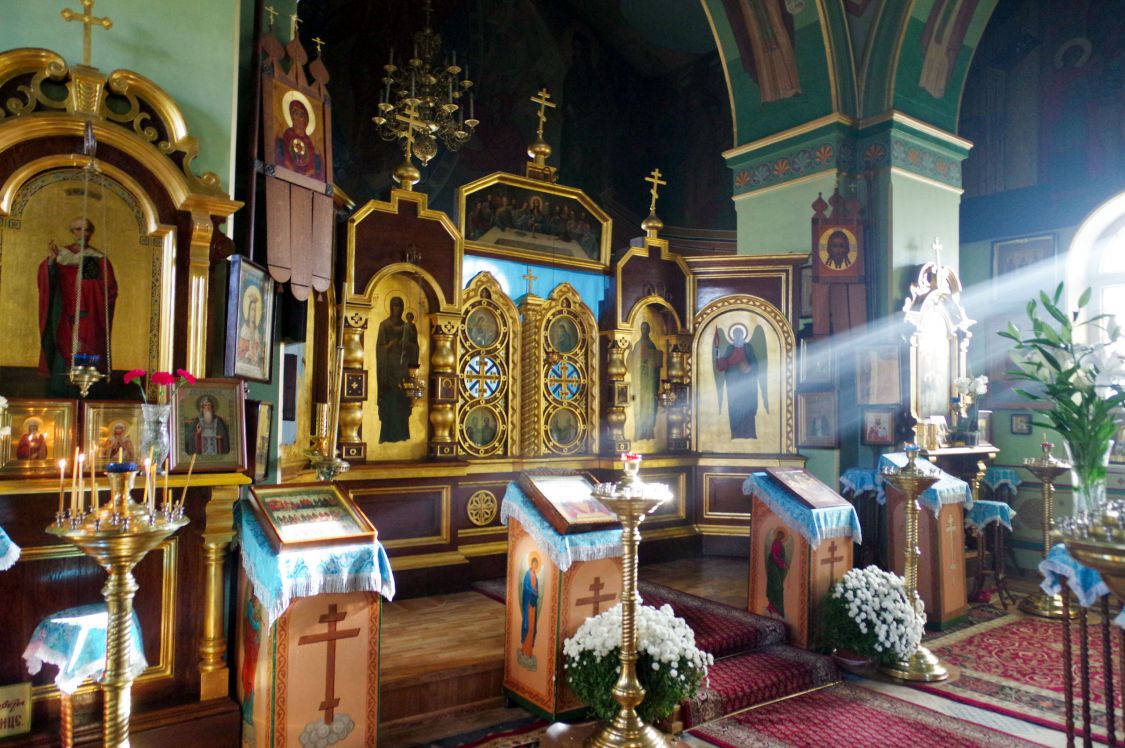 Церковь Успения Пресвятой Богородицы, Елгава (Елгавский край, г. Елгава, Латвия). интерьер и убранство, Внутренний вид храма.