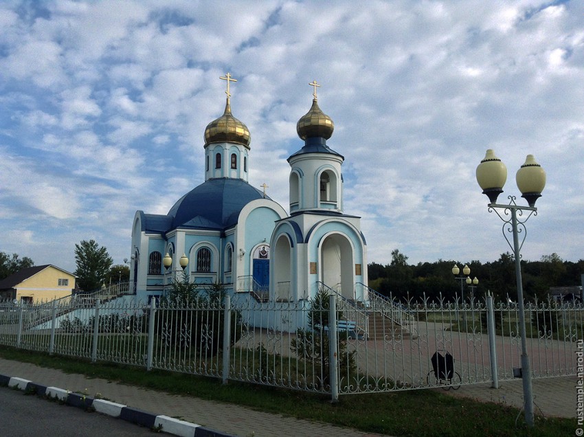 Бобровы Дворы. Церковь Покрова Пресвятой Богородицы. общий вид в ландшафте, Фотография сайта rustemple.narod.ru