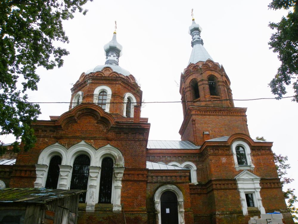 Кунесть. Церковь Петра и Павла. фасады