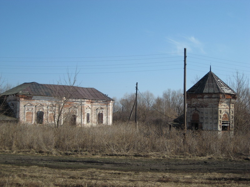 Церковь Казанской иконы Божией Матери, Паново (Шатковский район, Нижегородская область). общий вид в ландшафте, Казанская церковь и стоящая рядом часовня