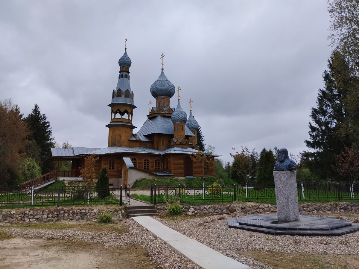 Мирный. Церковь Николая, архиепископа Японского. фасады