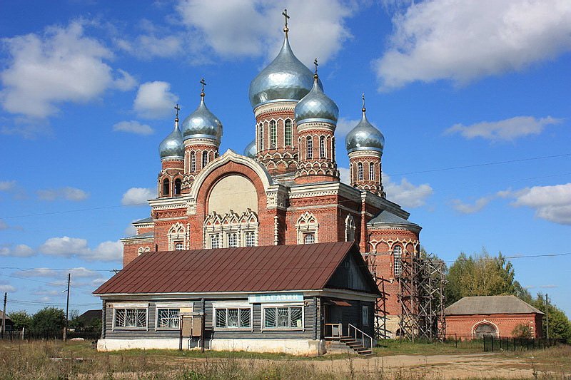 Котелино. Церковь Николая Чудотворца. общий вид в ландшафте, Вид на Никольскую церковь с юго-востока.