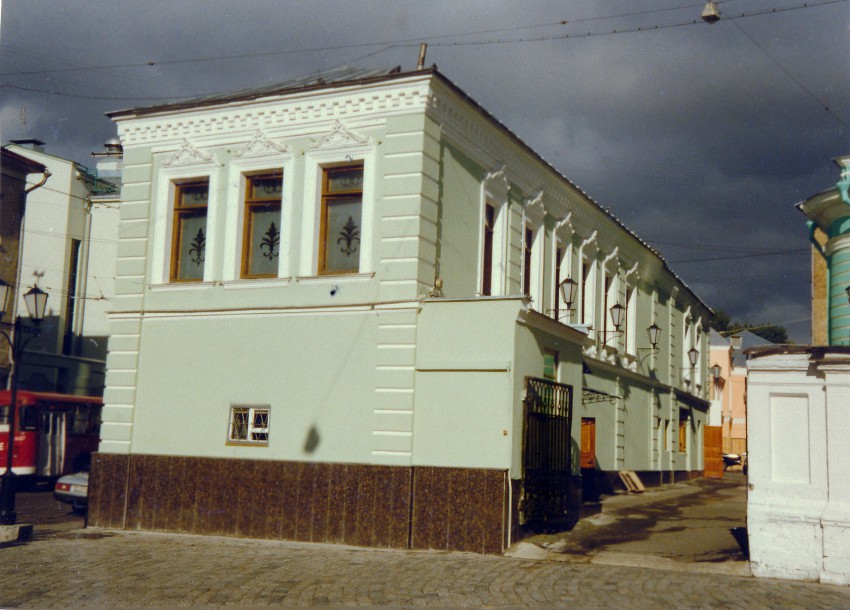 Церковь Василия Блаженного в Елохове, Басманный (Центральный административный округ (ЦАО), г. Москва). фасады, Дом причта