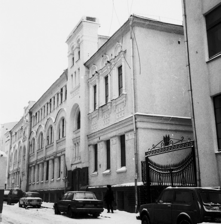 Домовая церковь Константина и Елены при бывшем Пятницком попечительстве о бедных, Замоскворечье (Центральный административный округ (ЦАО), г. Москва). фасады