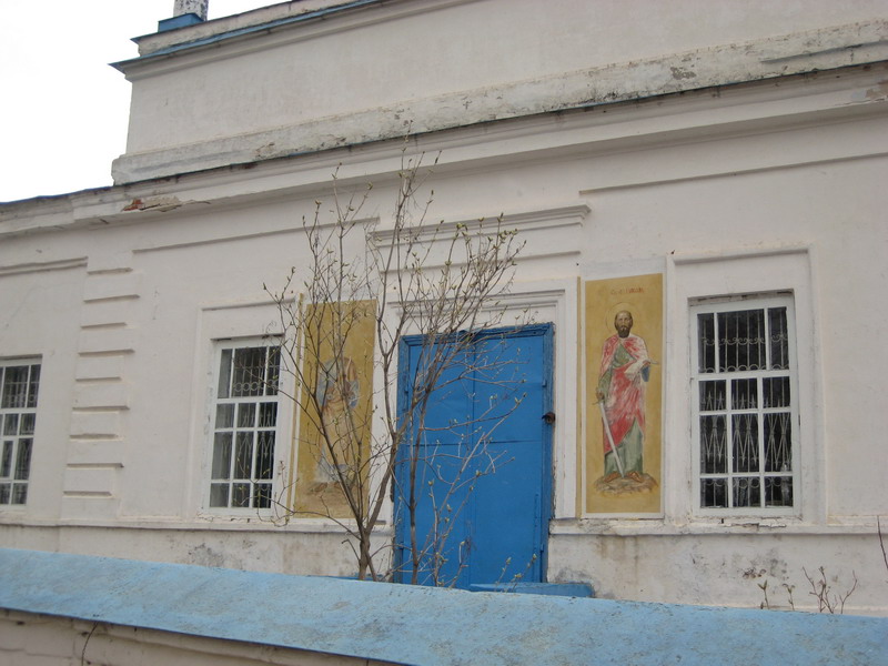 Селема. Церковь Троицы Живоначальной. архитектурные детали, Фрески на южном фасаде