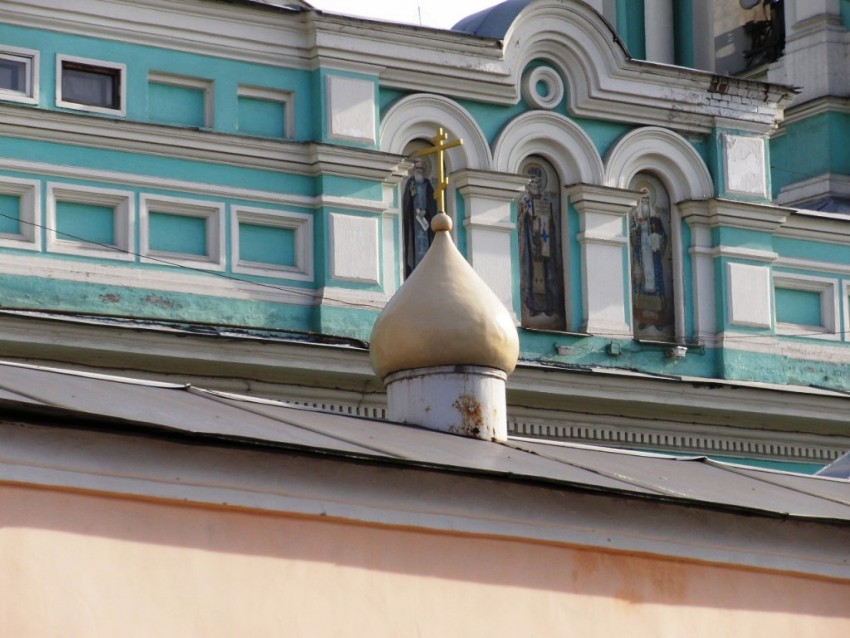 Церковь Василия Блаженного в Елохове, Басманный (Центральный административный округ (ЦАО), г. Москва). архитектурные детали, Купол крестильного храма
