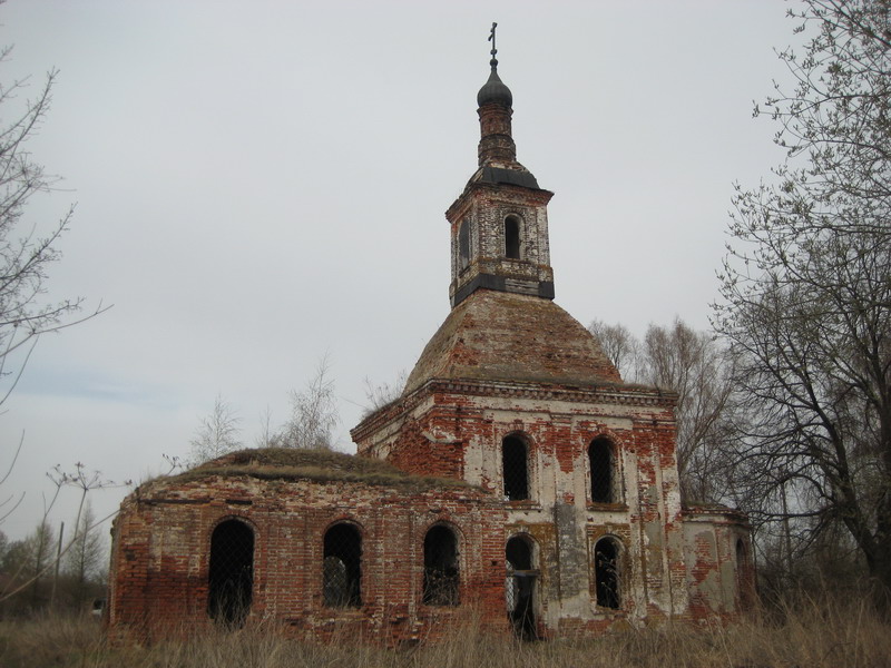 Старое Поле. Церковь Троицы Живоначальной. общий вид в ландшафте, Вид с юга