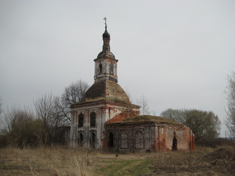 Церковь Троицы Живоначальной, Старое Поле (Дальнеконстантиновский район, Нижегородская область). общий вид в ландшафте, Вид с северо-запада