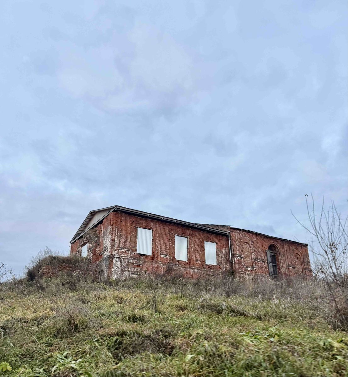 Церковь Воскресения Словущего, Ишино (Дальнеконстантиновский район, Нижегородская область). общий вид в ландшафте
