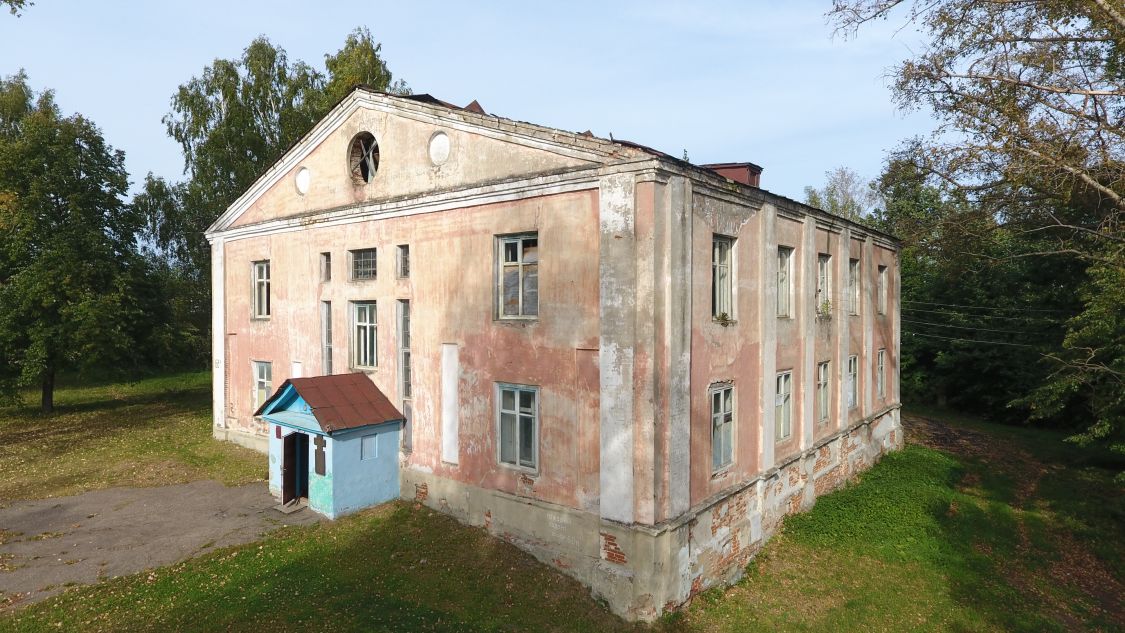 Сарлей. Церковь Успения Пресвятой Богородицы. фасады