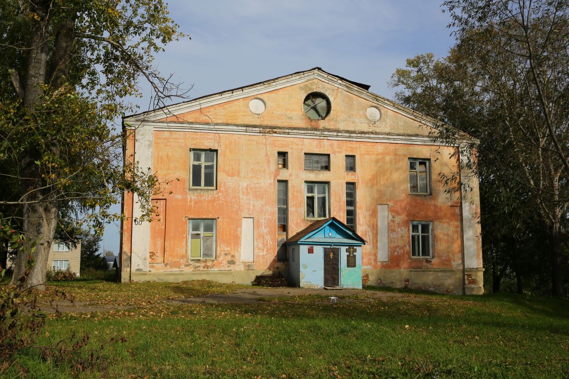 Сарлей. Церковь Успения Пресвятой Богородицы. фасады