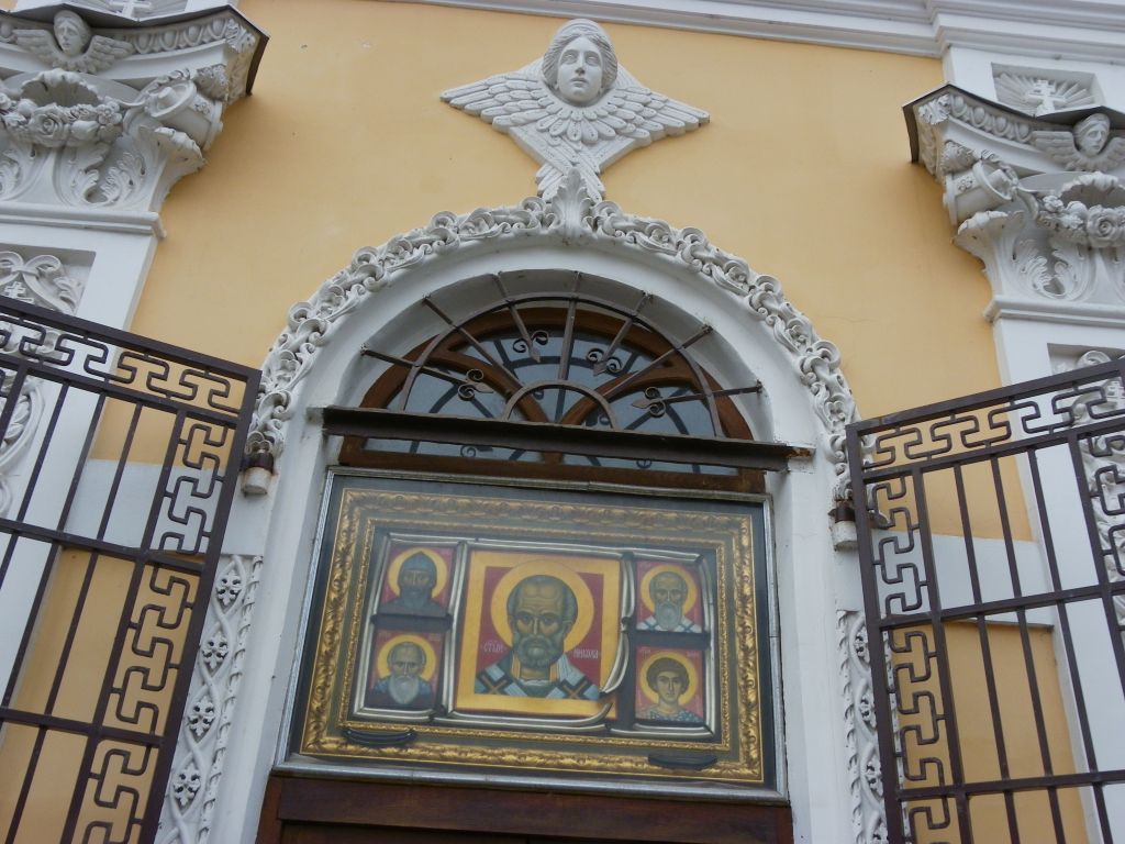 Часовня Николая Чудотворца, Рыбинск (Рыбинск, город, Ярославская область). архитектурные детали, Надвратный образ св Николая