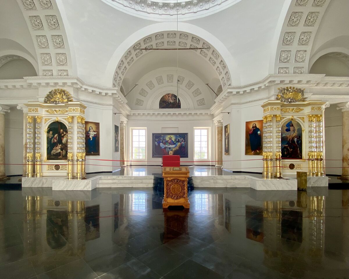 Собор Воскресения Христова, Кяхта (Кяхтинский район, Республика Бурятия). интерьер и убранство, Центральная часть