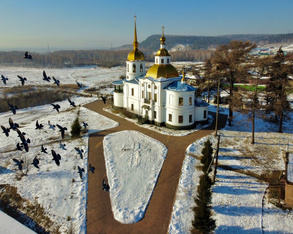 Усть-Куда. Церковь Казанской иконы Божией Матери. общий вид в ландшафте, Вид с востока