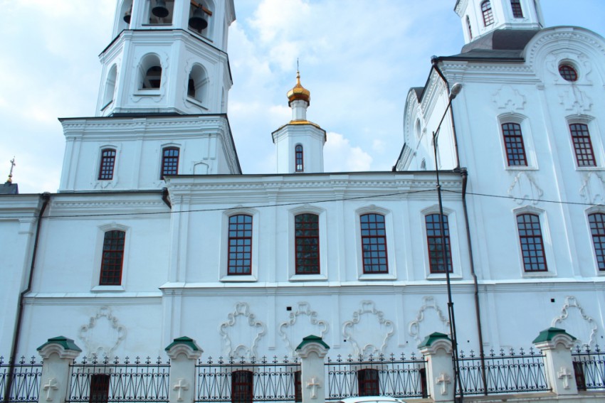 Церковь Михаила Архангела (Харалампия), Иркутск (Иркутск, город, Иркутская область). архитектурные детали, Фрагмент южного фасада