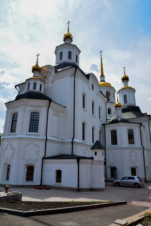 Иркутск. Церковь Михаила Архангела (Харалампия). фасады