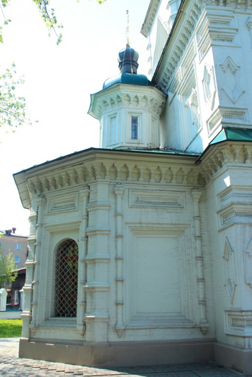 Иркутск. Церковь Троицы Живоначальной. архитектурные детали, Апсида, вид с севера