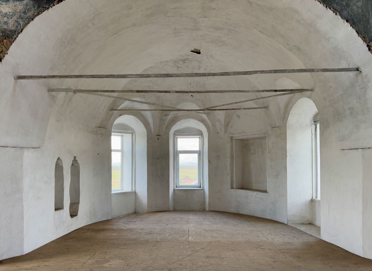 Апсида верхнего храма, интерьер и убранство. Церковь Казанской иконы Божией Матери, Творогово (Кабанский район, Республика Бурятия)