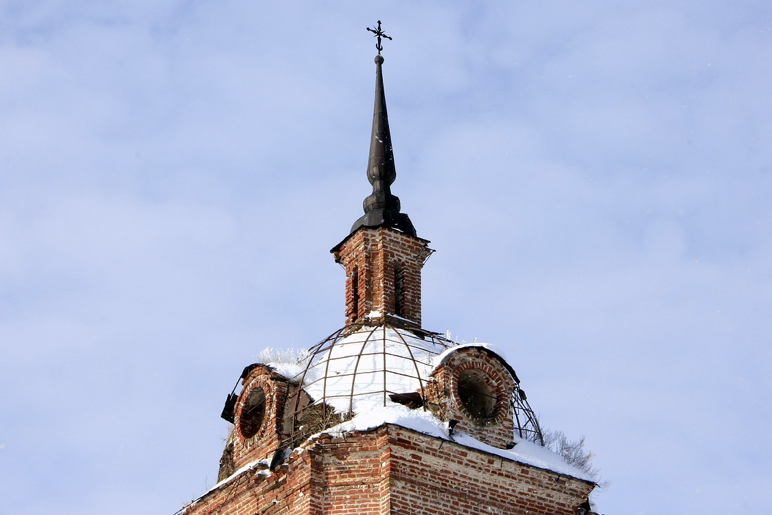 Церковь Троицы Живоначальной, Елово (Ярский район, Республика Удмуртия). архитектурные детали, Завершение колокольни.