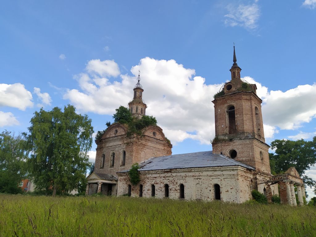 Церковь Троицы Живоначальной, Елово (Ярский район, Республика Удмуртия). общий вид в ландшафте