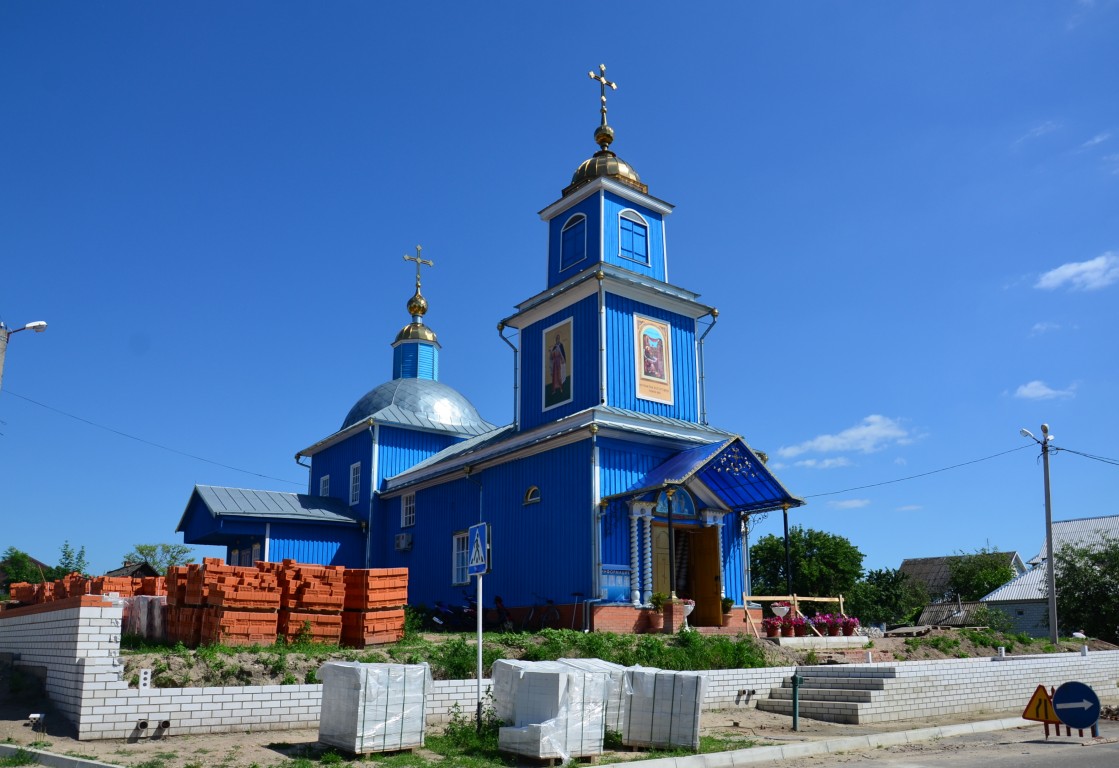 Новозыбков. Церковь Рождества Пресвятой Богородицы в Людкове. фасады