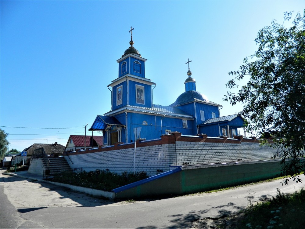 Новозыбков. Церковь Рождества Пресвятой Богородицы в Людкове. фасады