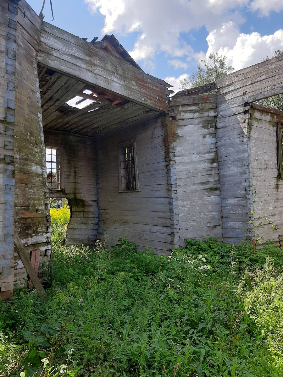 Церковь Успения Пресвятой Богородицы, Печеники (Стародубский район и г. Стародуб, Брянская область). архитектурные детали, Вид на южный прируб