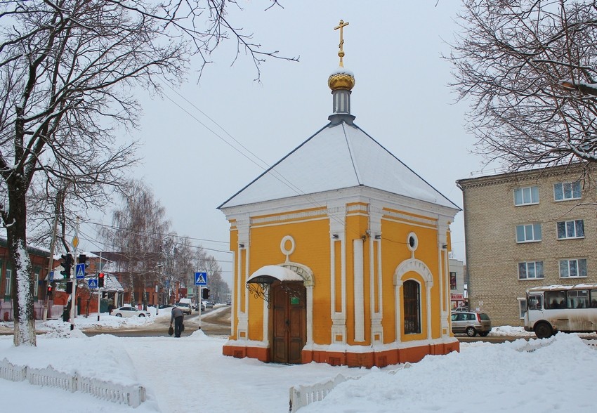 Часовня Вонифатия, Новозыбков (Новозыбковский район и г. Новозыбков, Брянская область). фасады, Вид из сквера