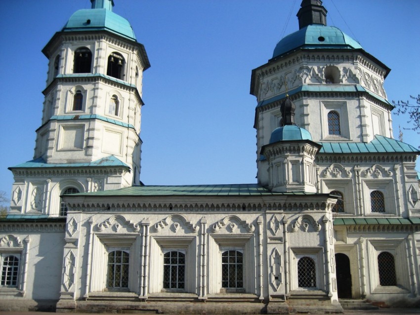 Иркутск. Церковь Троицы Живоначальной. фасады