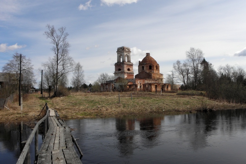 Церковь Николая Чудотворца, Осиновец (Боровичский район, Новгородская область). общий вид в ландшафте