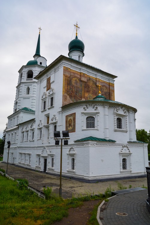 Иркутск. Церковь Спаса Нерукотворного Образа. фасады