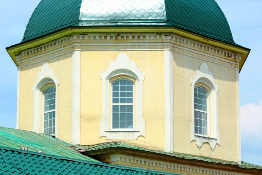 Церковь Преображения Господня, Иркутск (Иркутск, город, Иркутская область). архитектурные детали, Восьмерик основного объема храма
