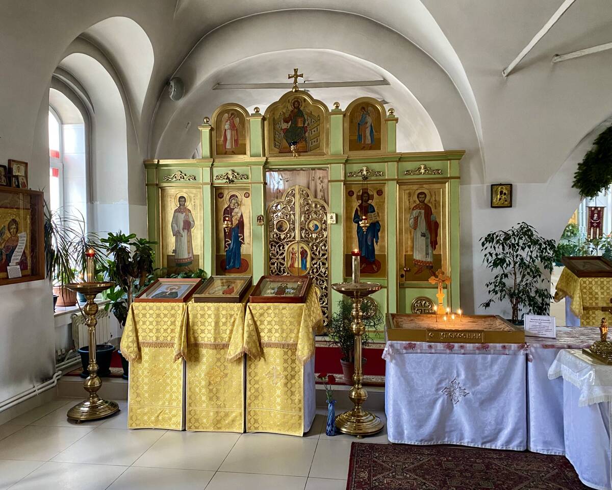 Церковь Преображения Господня, Иркутск (Иркутск, город, Иркутская область). интерьер и убранство, Левый придел (Стефана архидиакона)