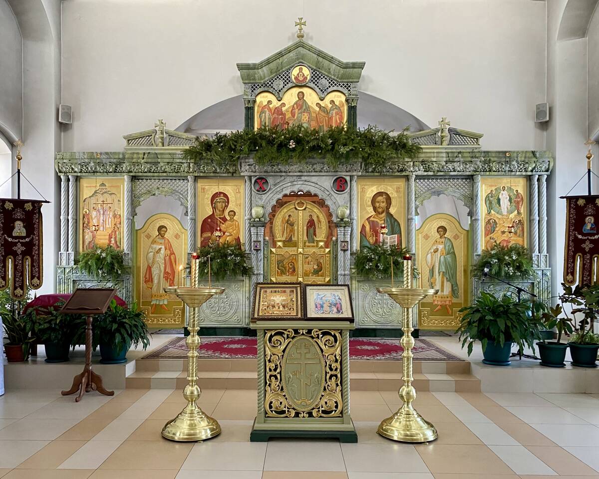 Церковь Преображения Господня, Иркутск (Иркутск, город, Иркутская область). интерьер и убранство, Средняя часть