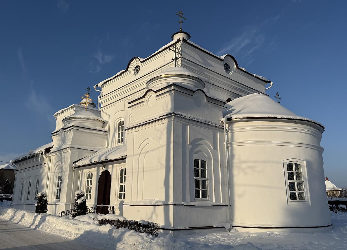 Вид с юго-востока, фасады. Церковь Рождества Пресвятой Богородицы, Михновка (Смоленский район, Смоленская область)