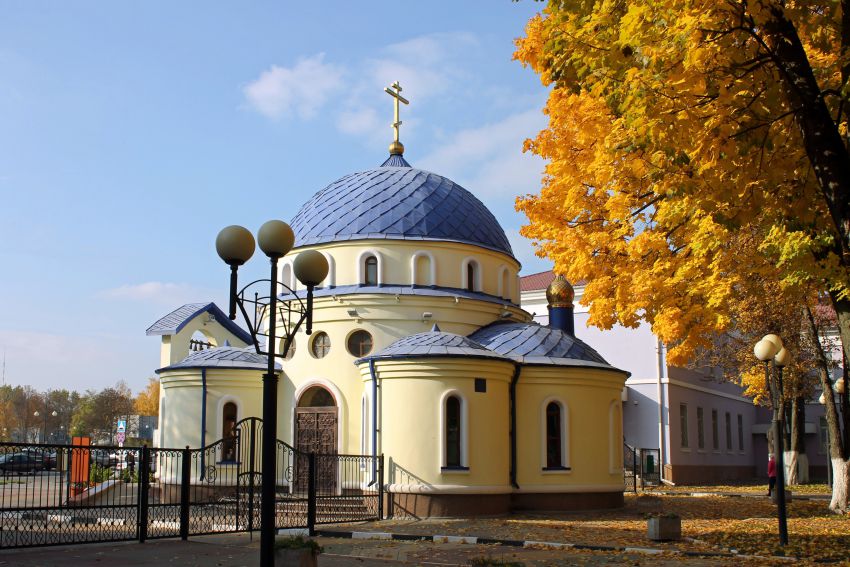 Белгород. Церковь Матроны Московской при Областной клинической больнице. общий вид в ландшафте